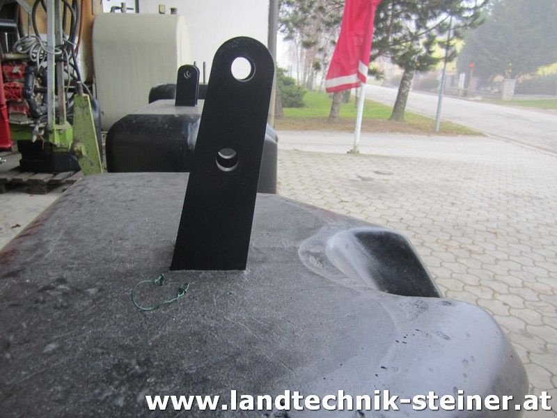 Frontgewicht des Typs Massey Ferguson Beton Frontgewicht 800kg, Neumaschine in Hohenruppersdorf (Bild 8)