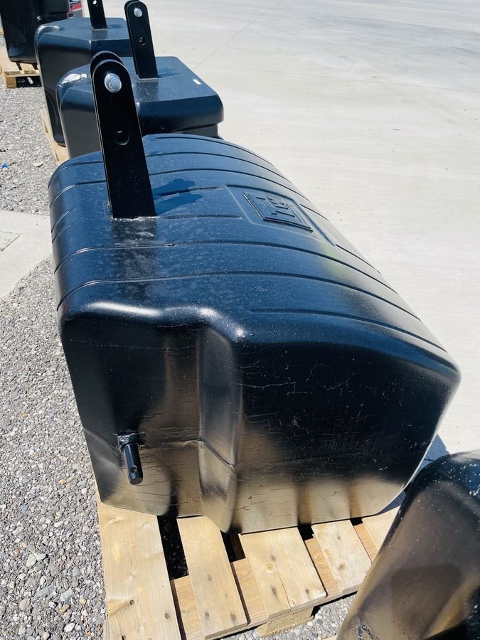 Frontgewicht typu Massey Ferguson Beton Frontgewicht NG 1100 kg, Gebrauchtmaschine v Hohenruppersdorf (Obrázek 6)