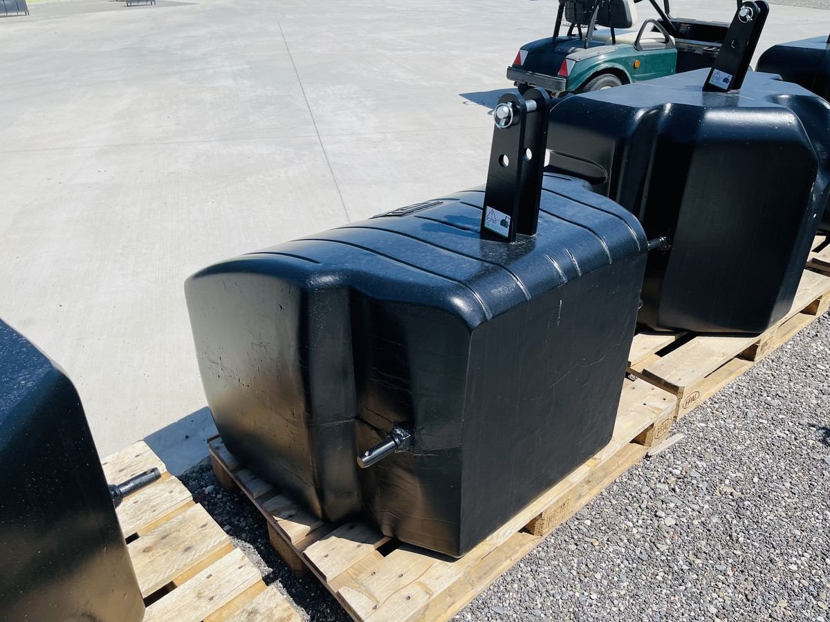 Frontgewicht typu Massey Ferguson Beton Frontgewicht NG 1100 kg, Gebrauchtmaschine v Hohenruppersdorf (Obrázek 4)