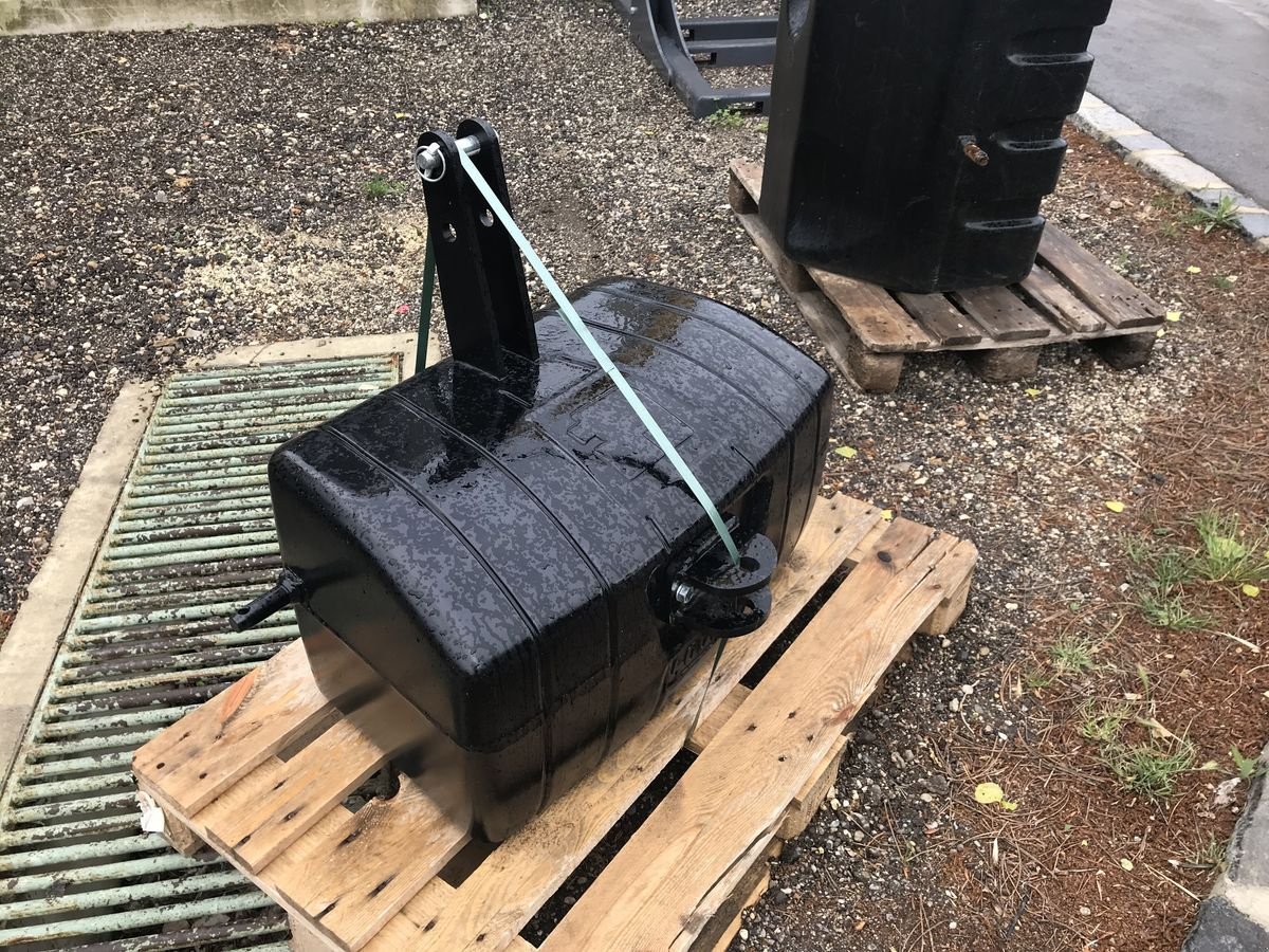 Frontgewicht tipa Massey Ferguson Beton Frontgewicht NG 400 kg, Neumaschine u Hohenruppersdorf (Slika 1)