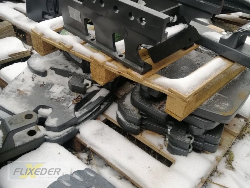 Frontgewicht del tipo Massey Ferguson Frontgewichtsplatten zum Einhängen, Gebrauchtmaschine In Pattigham (Immagine 1)