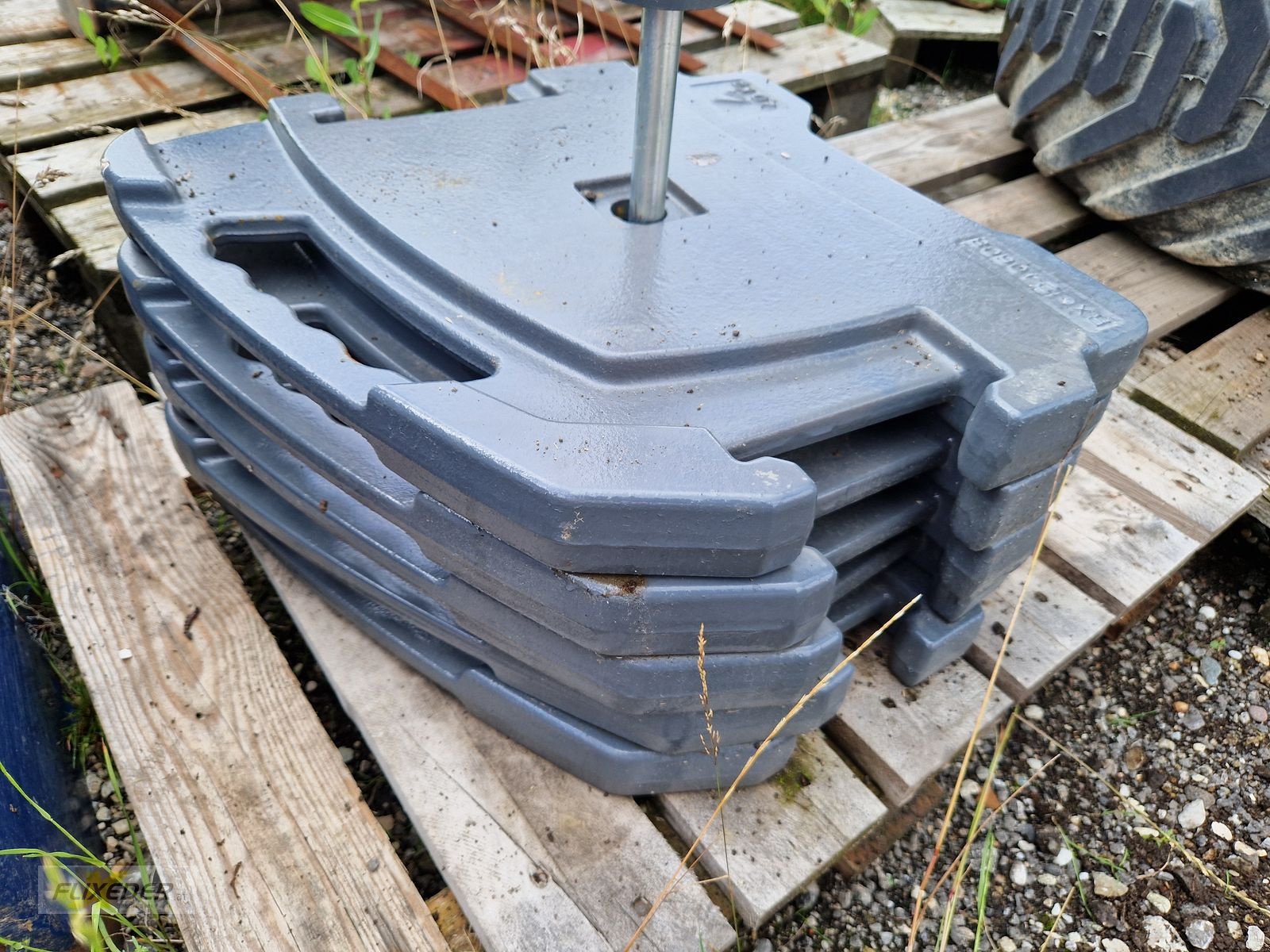 Frontgewicht типа Massey Ferguson Frontgewichtsplatten zum Einhängen, Gebrauchtmaschine в Pattigham (Фотография 2)