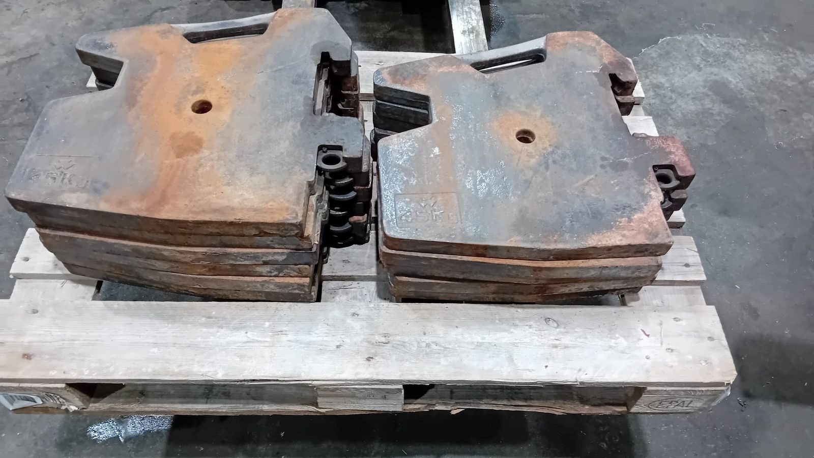 Frontgewicht typu Massey Ferguson MF Frontgewicht 45kg, Gebrauchtmaschine v NATTERNBACH (Obrázek 2)