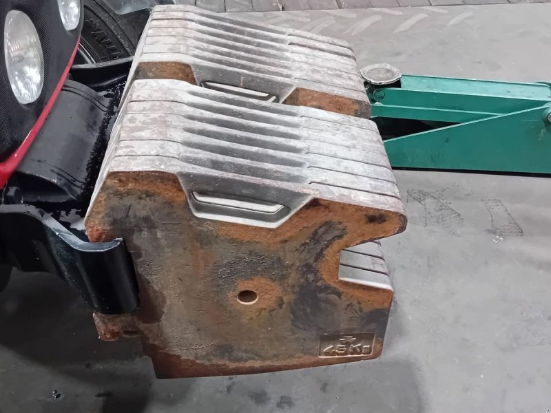 Frontgewicht typu Massey Ferguson MF Frontgewicht 45kg, Gebrauchtmaschine v NATTERNBACH (Obrázek 1)
