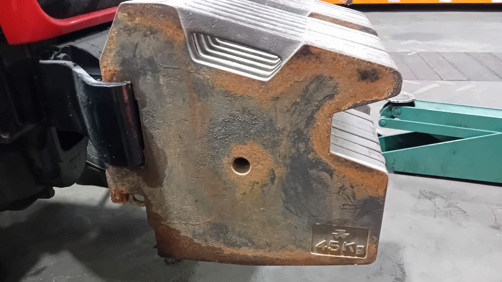 Frontgewicht typu Massey Ferguson MF Frontgewicht 45kg, Gebrauchtmaschine v NATTERNBACH (Obrázek 5)