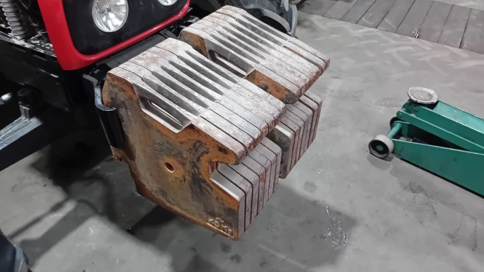 Frontgewicht typu Massey Ferguson MF Frontgewicht 45kg, Gebrauchtmaschine v NATTERNBACH (Obrázek 3)