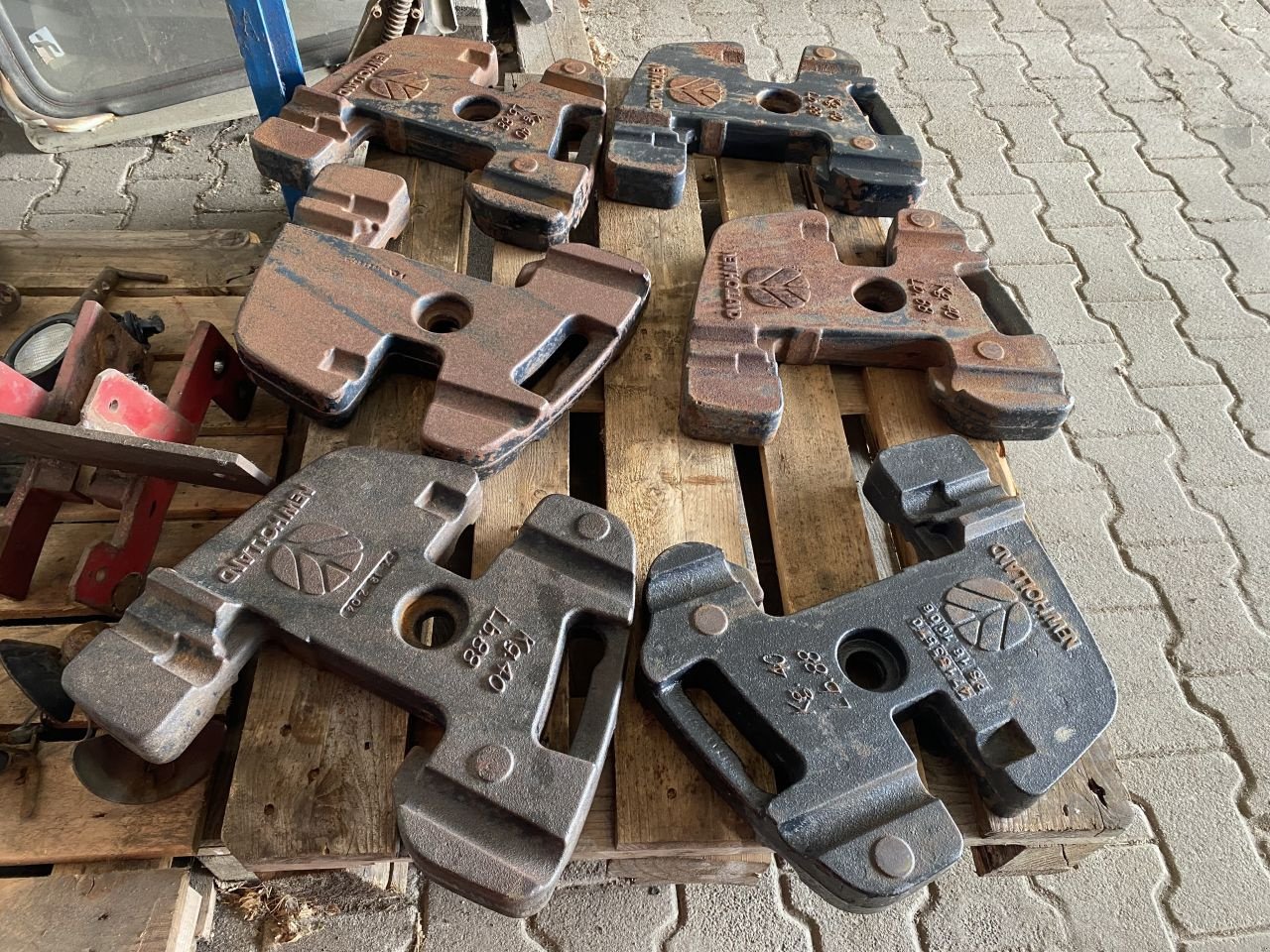 Frontgewicht des Typs New Holland -, Gebrauchtmaschine in De Mortel (Bild 1)