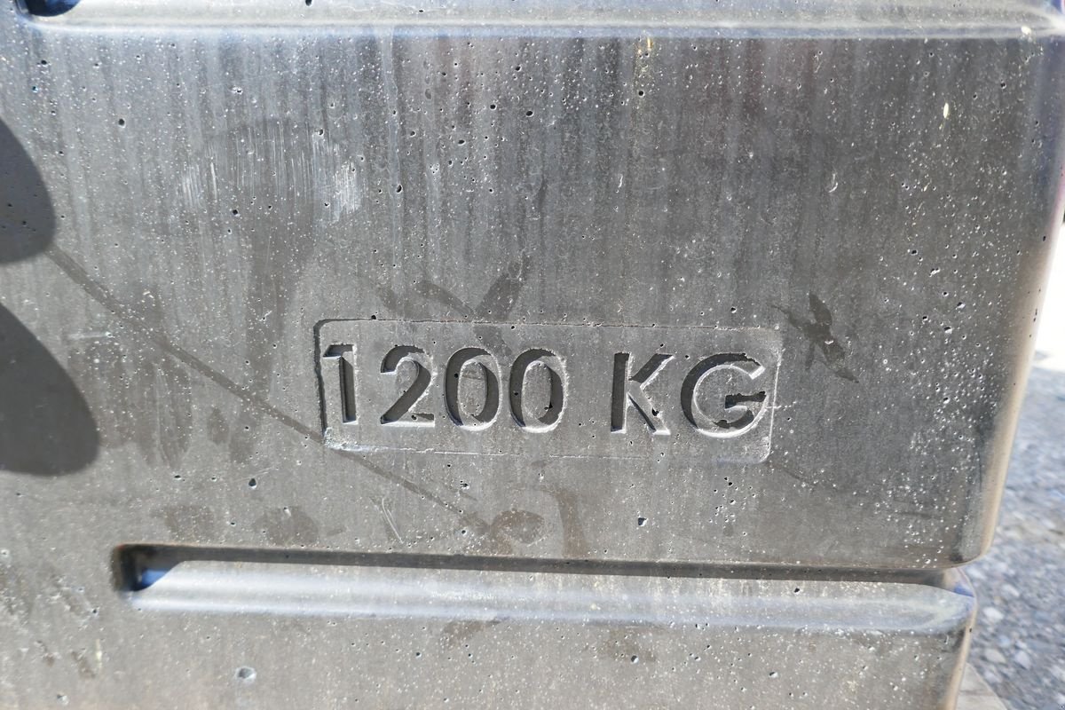 Frontgewicht des Typs New Holland 1200 kg, Gebrauchtmaschine in Villach (Bild 2)