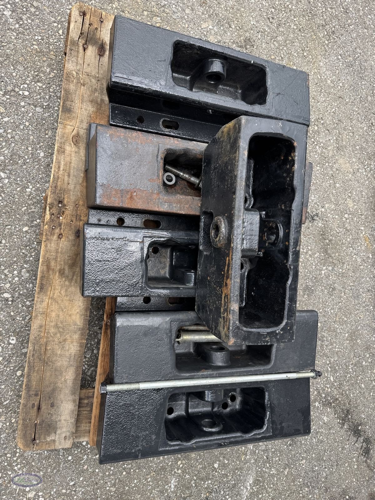 Frontgewicht of the type New Holland Frontgewichtsträger, Gebrauchtmaschine in Münzkirchen (Picture 3)