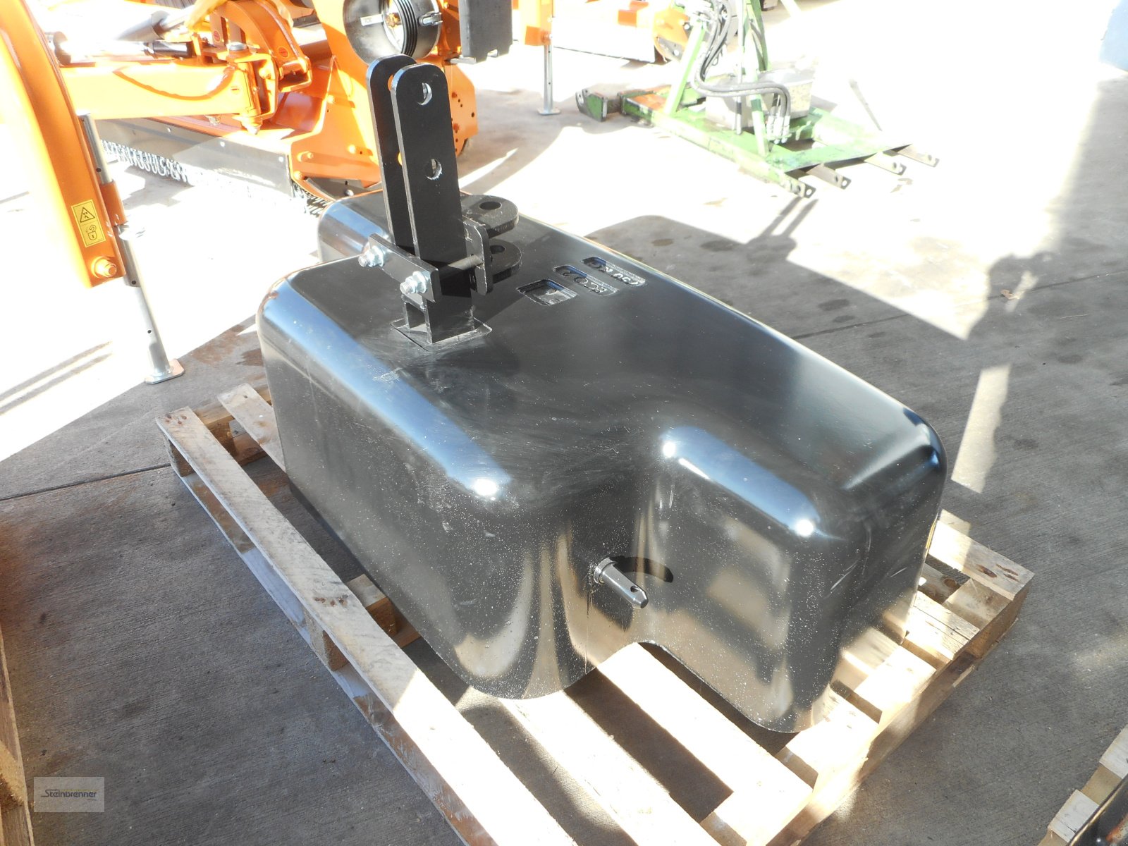 Frontgewicht des Typs Pateer ECO-2 750, Neumaschine in Wörnitz (Bild 4)