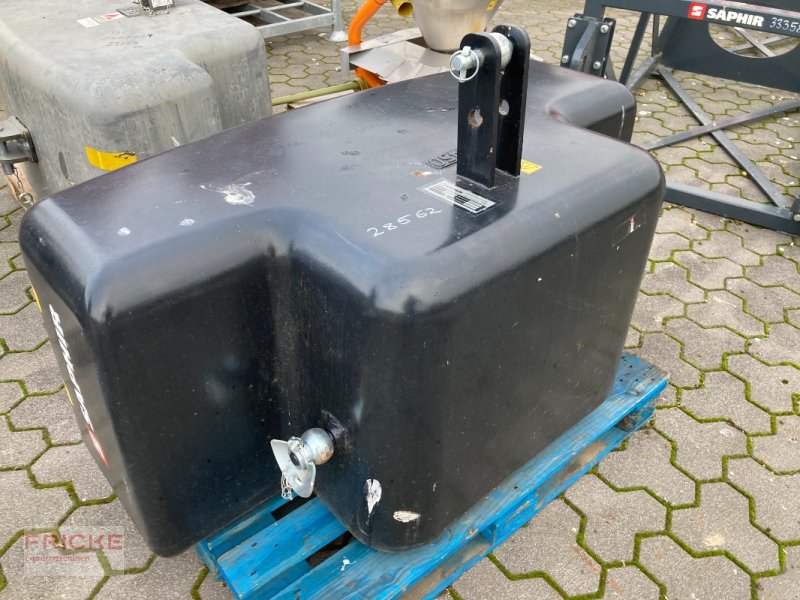 Frontgewicht des Typs Saphir 1450kg Top Stahlbetongewicht, Neumaschine in Bockel - Gyhum (Bild 1)