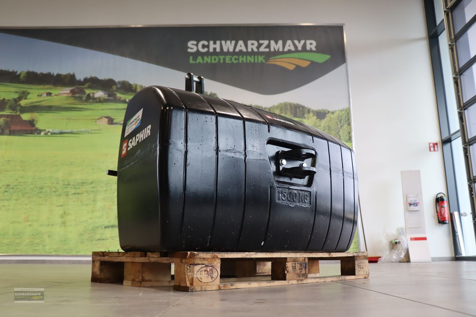 Frontgewicht des Typs Saphir 1500kg Betongewicht, Neumaschine in Aurolzmünster (Bild 1)