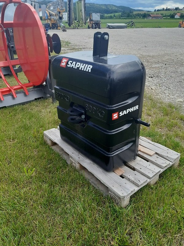 Frontgewicht des Typs Saphir Betongewicht, Neumaschine in Peiting (Bild 1)