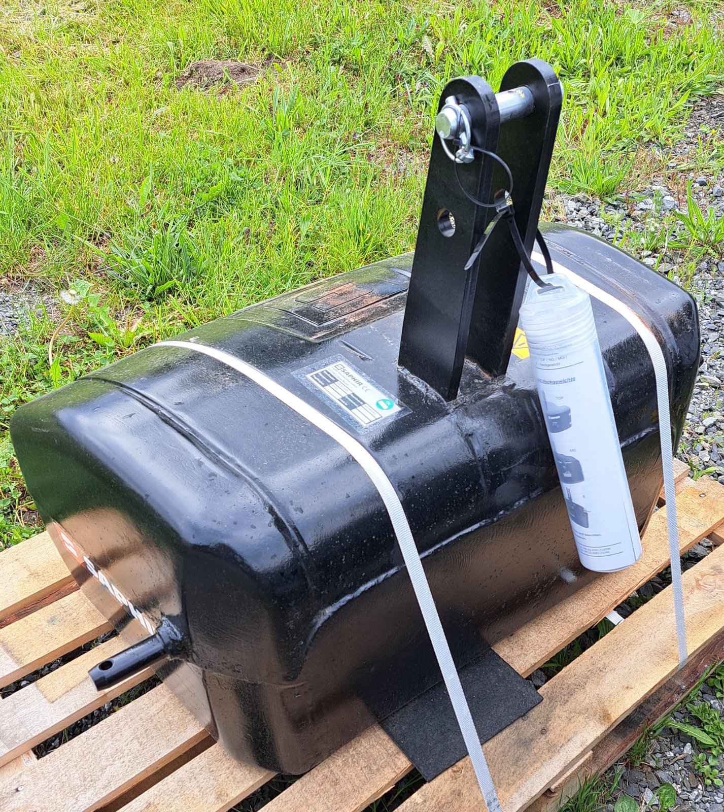 Frontgewicht of the type Saphir NG 400, Neumaschine in Wertach (Picture 1)