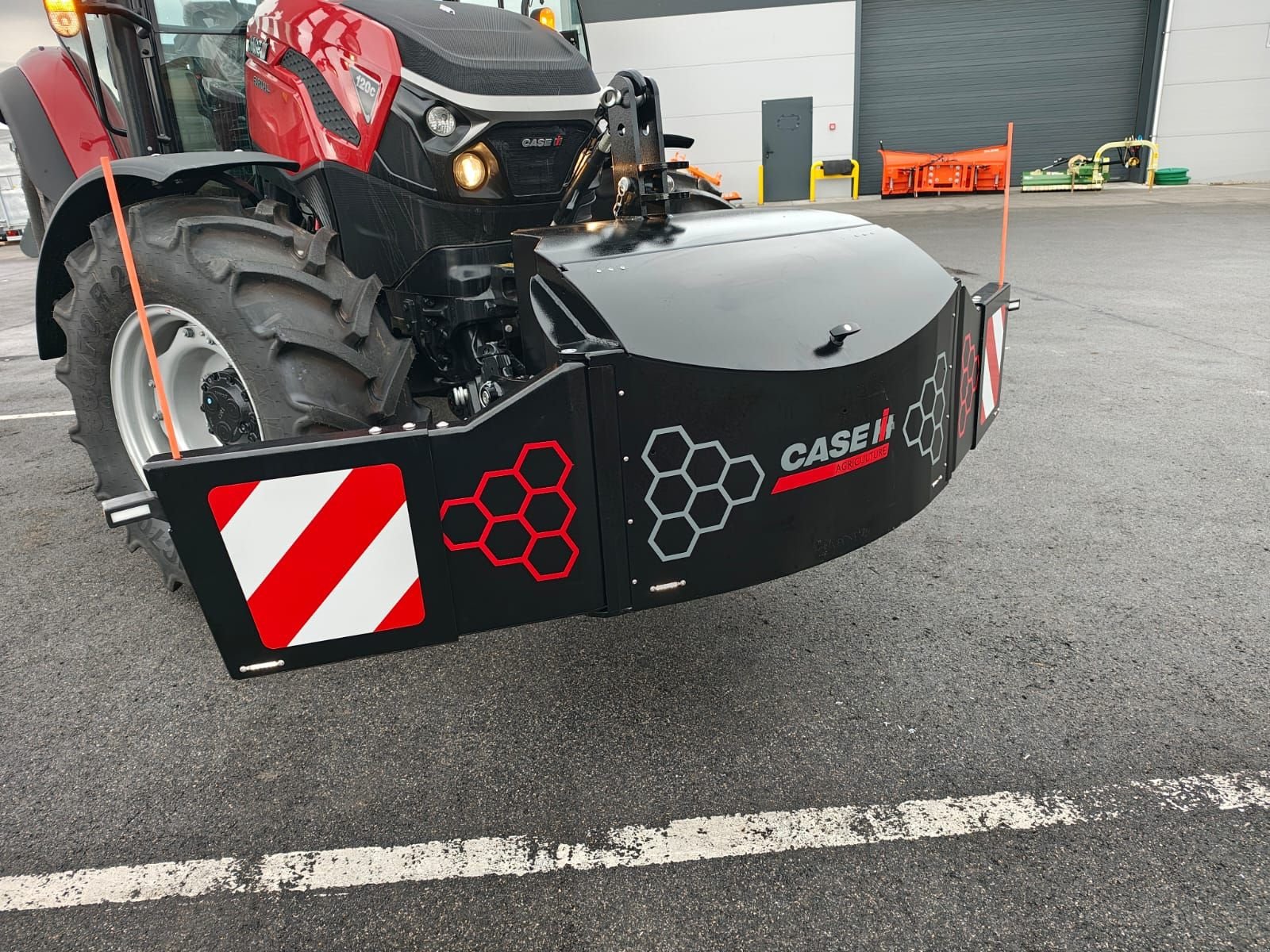 Frontgewicht van het type Sonstige 1000 kg Frontgewicht mit Werkzeugkiste, Neumaschine in St. Marienkirchen (Foto 4)