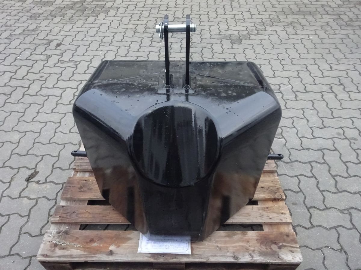 Frontgewicht des Typs Sonstige 600 kg BBP-2 Frontgewicht, Neumaschine in St. Marienkirchen (Bild 4)