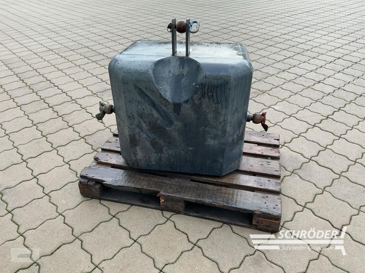 Frontgewicht of the type Sonstige 600 KG STAHLBETON FRONTGEWICHT, Gebrauchtmaschine in Hemmoor (Picture 4)