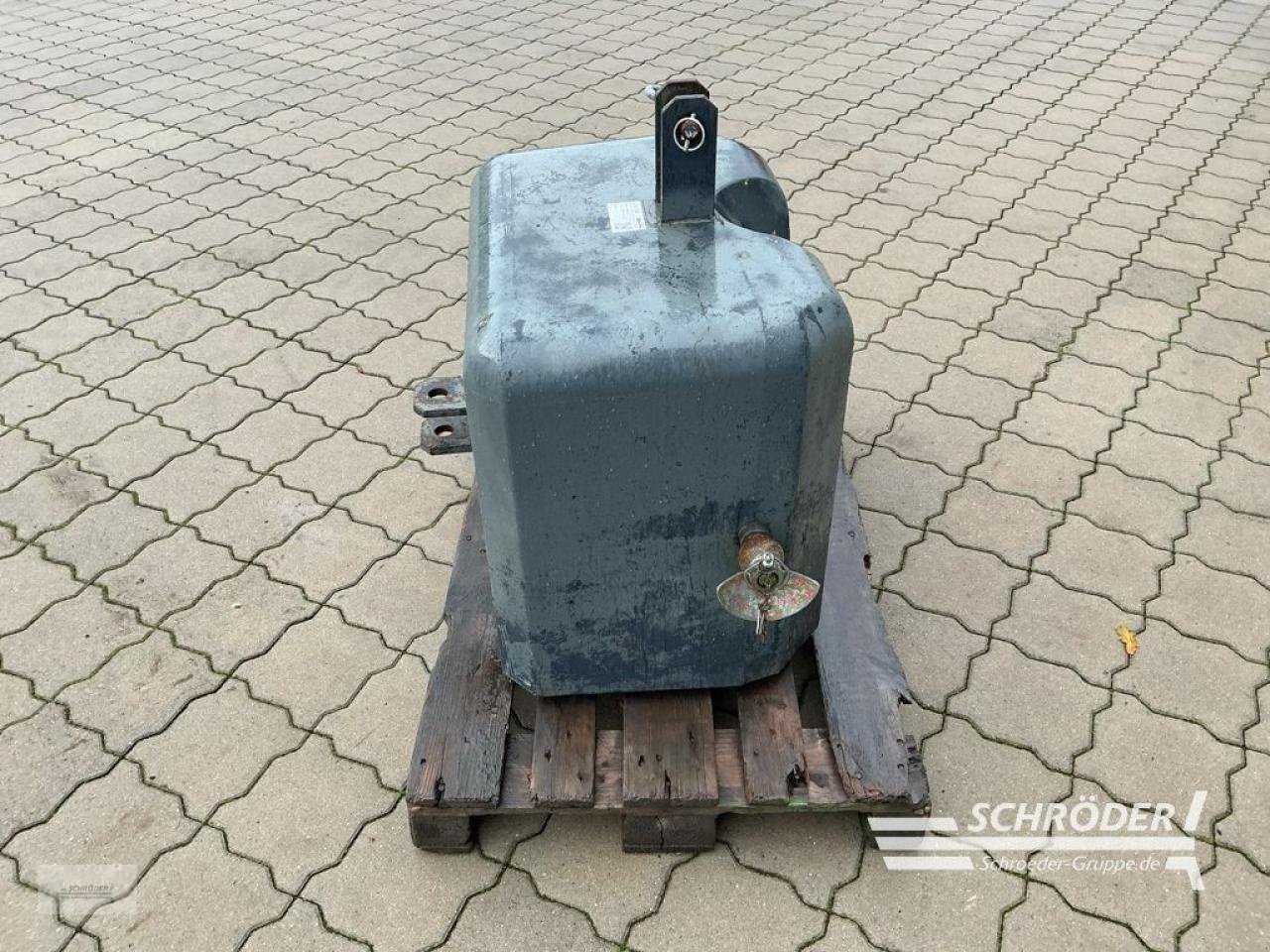 Frontgewicht of the type Sonstige 600 KG STAHLBETON FRONTGEWICHT, Gebrauchtmaschine in Hemmoor (Picture 6)