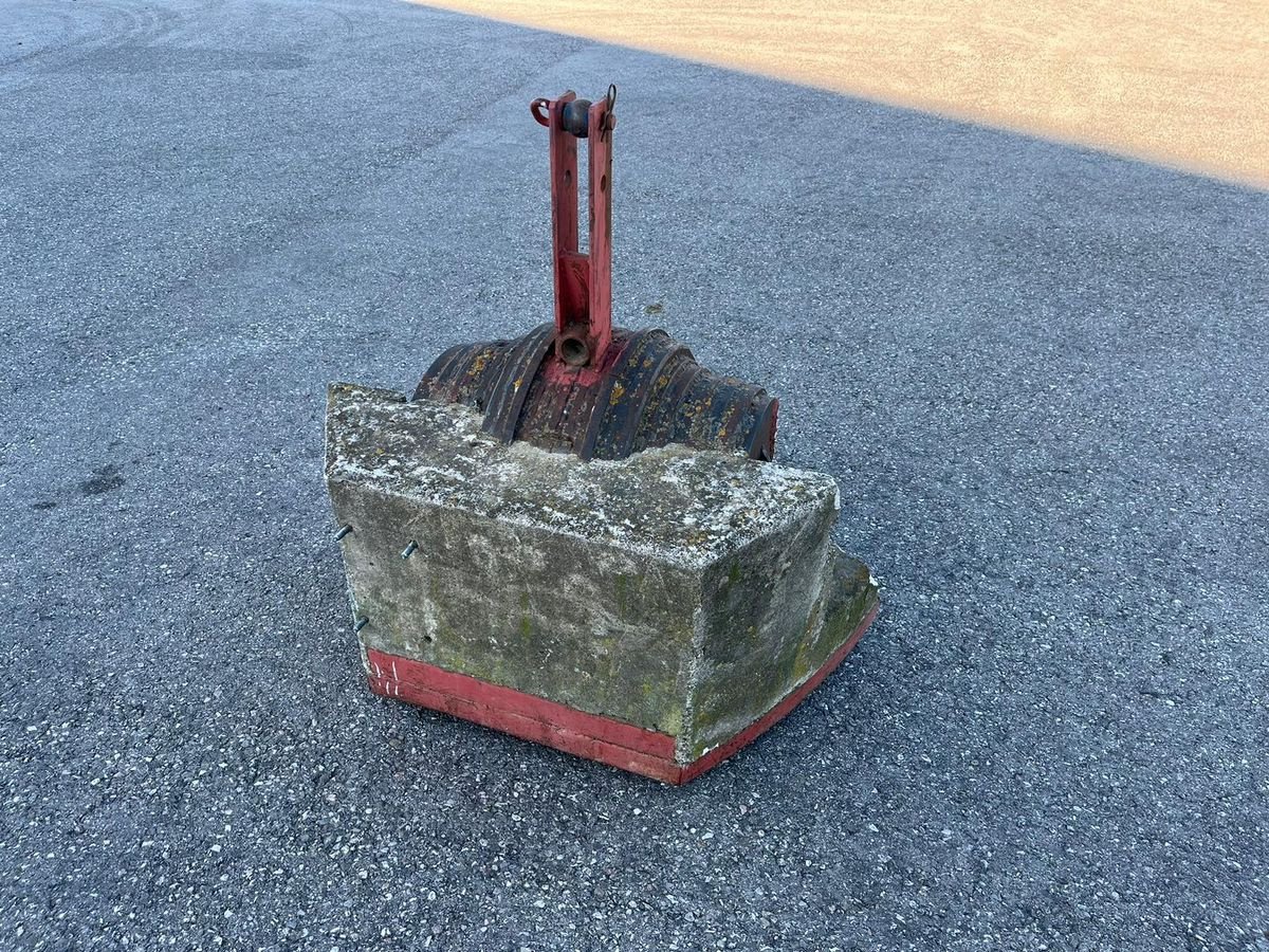 Frontgewicht des Typs Sonstige Betongewicht 1860 kg, Gebrauchtmaschine in NATTERNBACH (Bild 1)