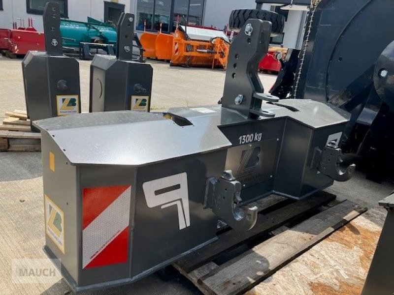 Frontgewicht des Typs Sonstige Bressel & Lade Frontgewicht L mit Fanghaken, Neumaschine in Burgkirchen (Bild 3)