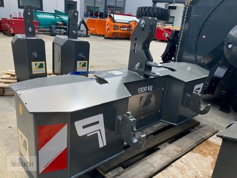 Frontgewicht des Typs Sonstige Bressel & Lade Frontgewicht L mit Fanghaken, Neumaschine in Burgkirchen (Bild 2)