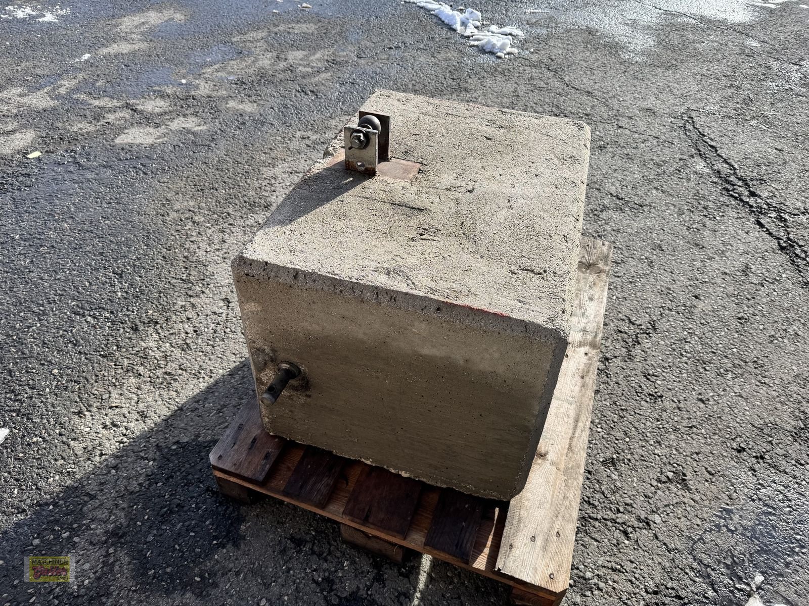 Frontgewicht типа Sonstige Eigenbau Betongewicht ca. 550kg Dreipunkt, Gebrauchtmaschine в Kötschach (Фотография 5)