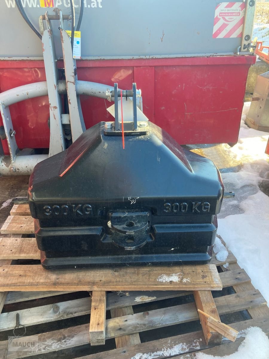 Frontgewicht типа Sonstige Frongewicht 300kg, Gebrauchtmaschine в Burgkirchen (Фотография 3)