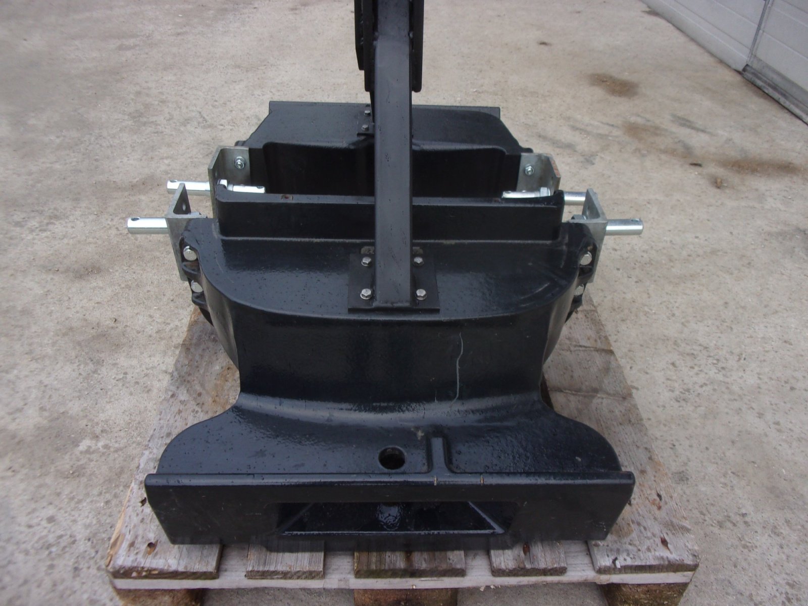 Frontgewicht of the type Sonstige Front- Heckgewicht 120 kg für Kleintraktoren Gegengewicht, Neumaschine in Daiting (Picture 2)