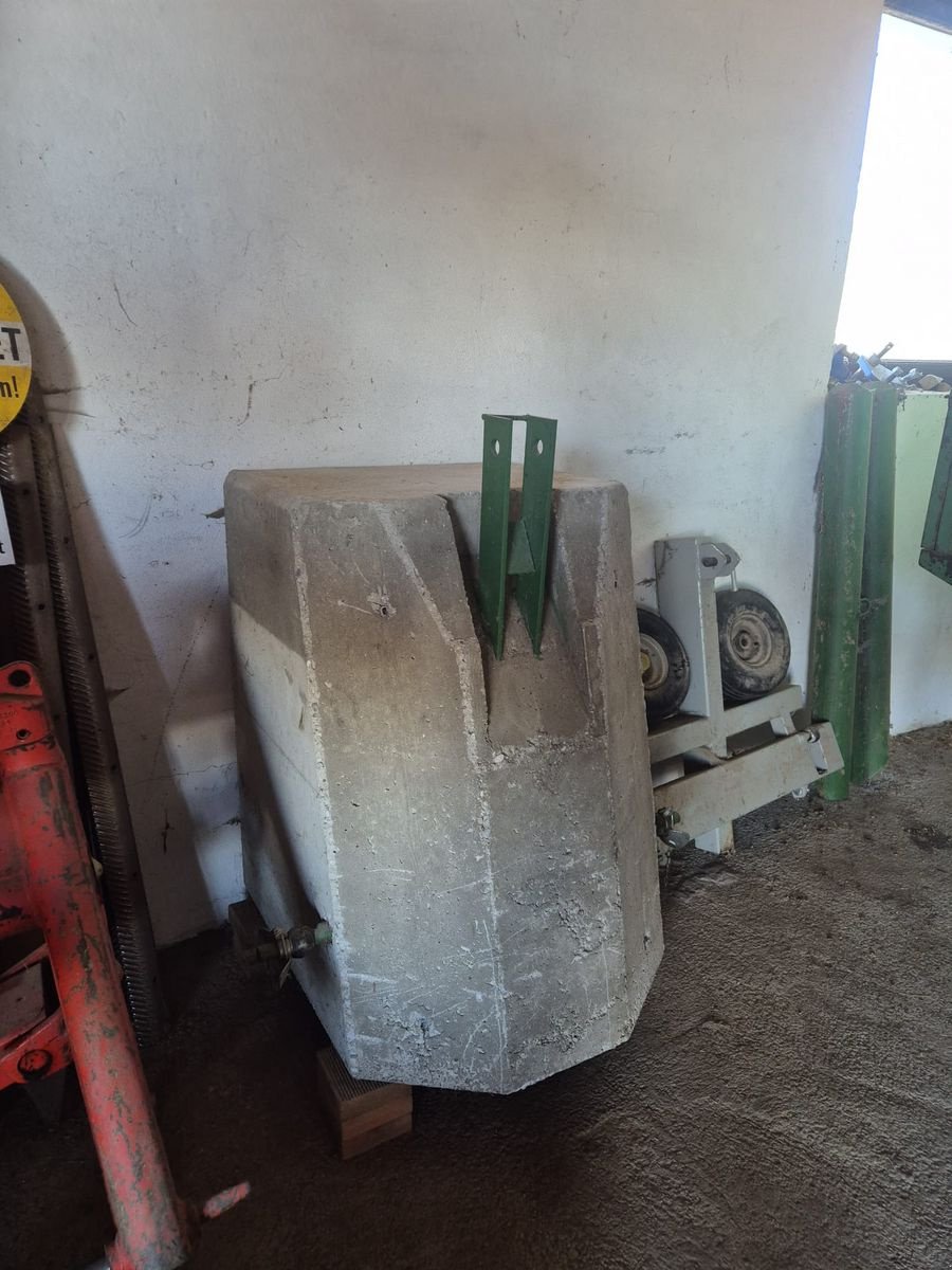 Frontgewicht of the type Sonstige Frontgewicht 1600kg, Gebrauchtmaschine in Grünbach (Picture 1)