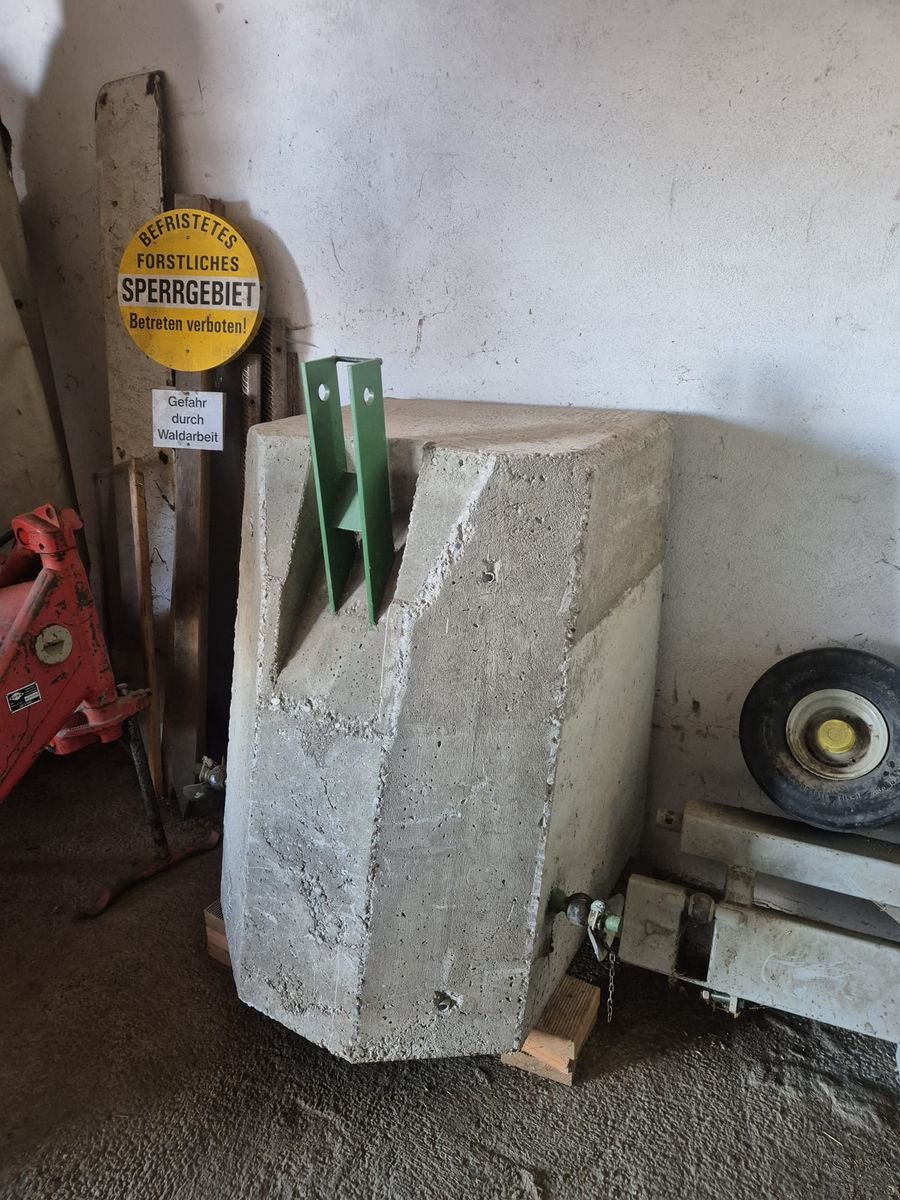Frontgewicht of the type Sonstige Frontgewicht 1600kg, Gebrauchtmaschine in Grünbach (Picture 2)