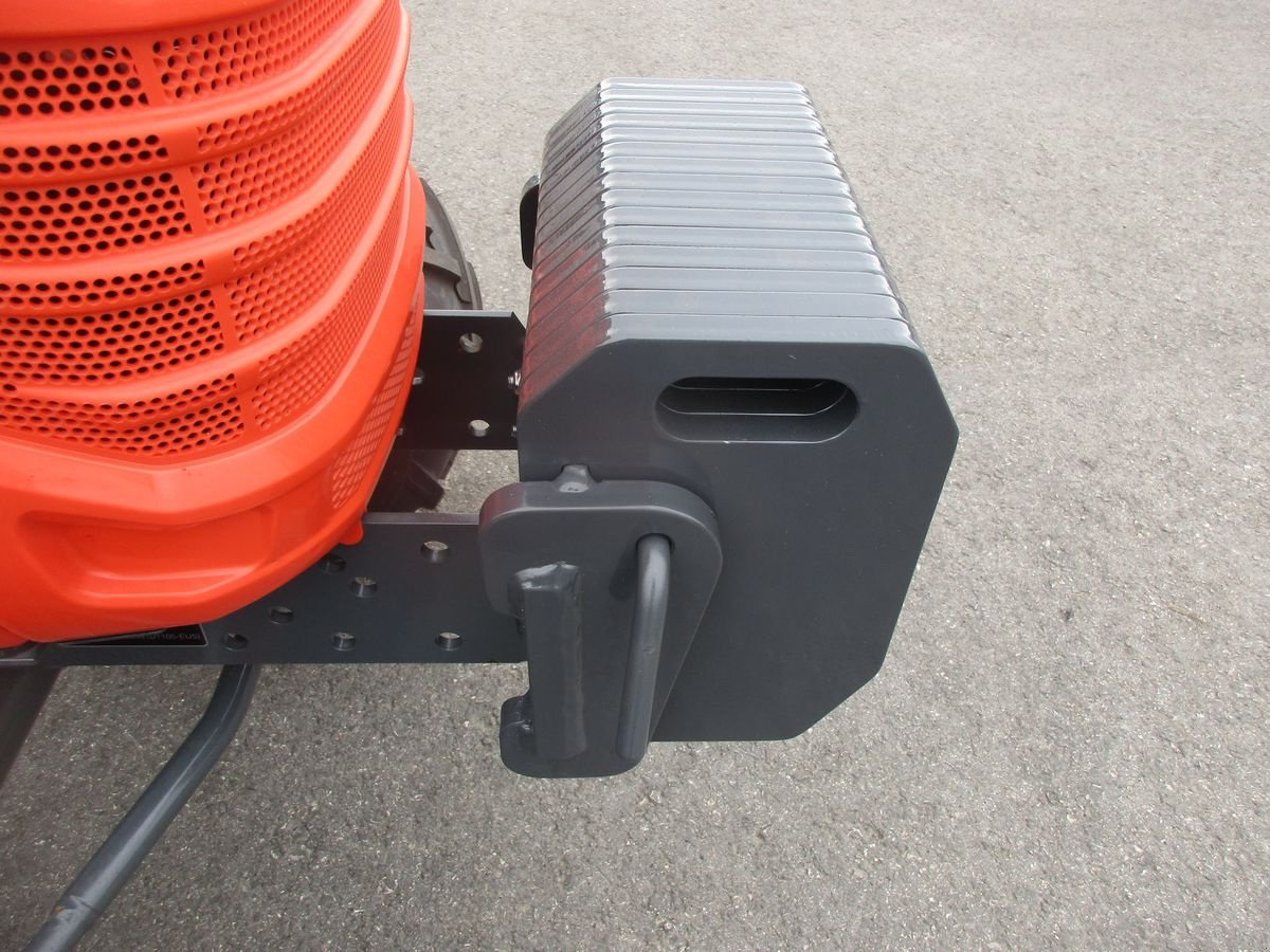 Frontgewicht of the type Sonstige Frontgewichtstafeln mit Anbaubock, Neumaschine in NATTERNBACH (Picture 4)