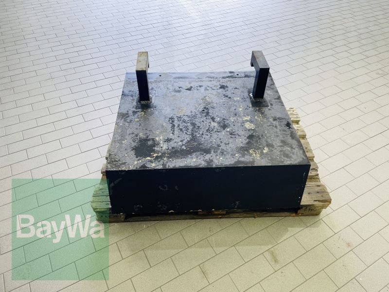 Sonstige GEWICHT 500 KG UNTERFLUR, Gebrauchtmaschine, Rok výroby: 2017 (Obrázok 5) Frontgewicht typu Sonstige GEWICHT 500 KG UNTERFLUR, Gebrauchtmaschine v Manching (Obrázok 5)