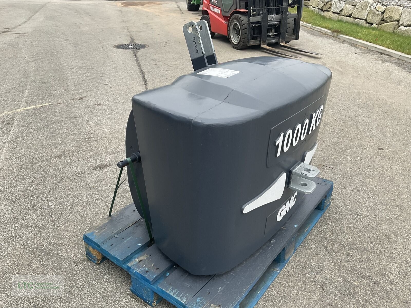 Frontgewicht des Typs Sonstige GMC 1000 KG Stahlbetongewicht, Neumaschine in Redlham (Bild 2)