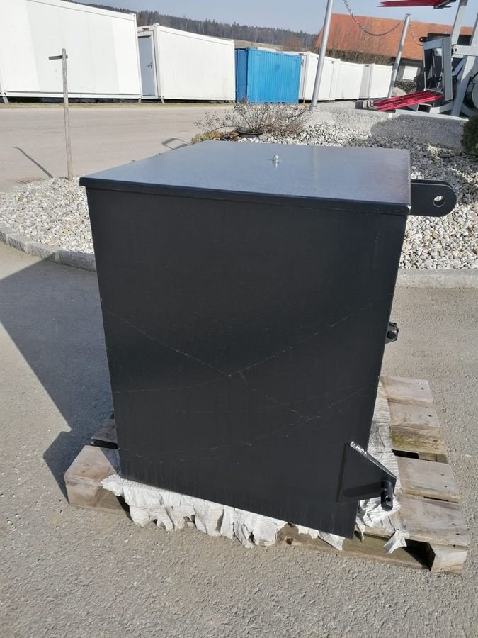 Frontgewicht des Typs Sonstige Pronar Frontgewicht-Behälter 1000 KG, Neumaschine in NATTERNBACH (Bild 4)