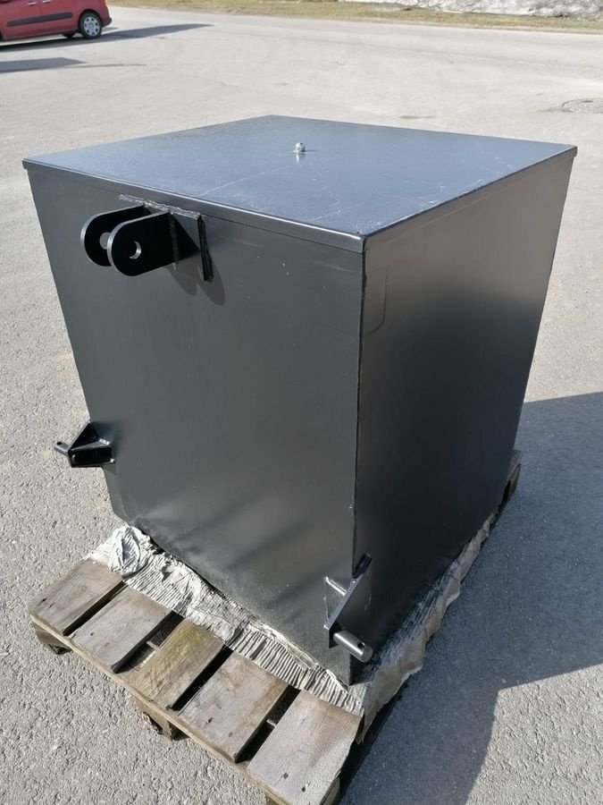 Frontgewicht des Typs Sonstige Pronar Frontgewicht-Behälter 1000 KG, Neumaschine in NATTERNBACH (Bild 1)