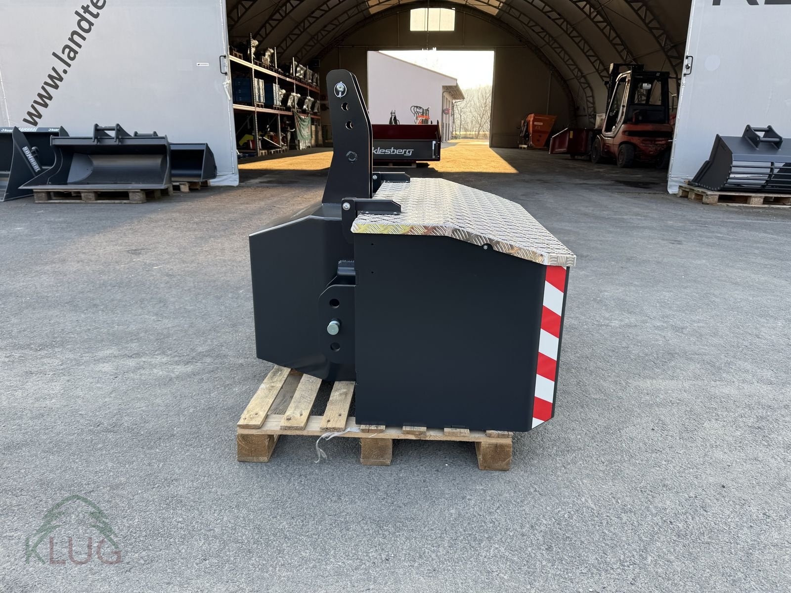 Frontgewicht des Typs Sonstige Transportbox mit integriertem Ballast, Neumaschine in Pirching am Traubenberg (Bild 25)