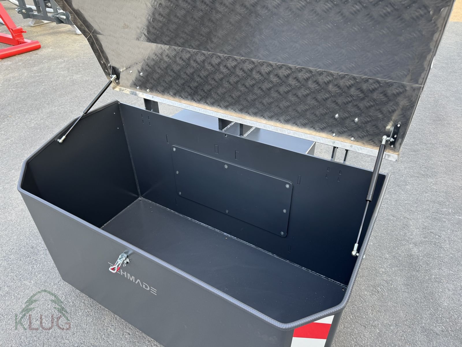 Frontgewicht des Typs Sonstige Transportbox mit integriertem Ballast, Neumaschine in Pirching am Traubenberg (Bild 10)