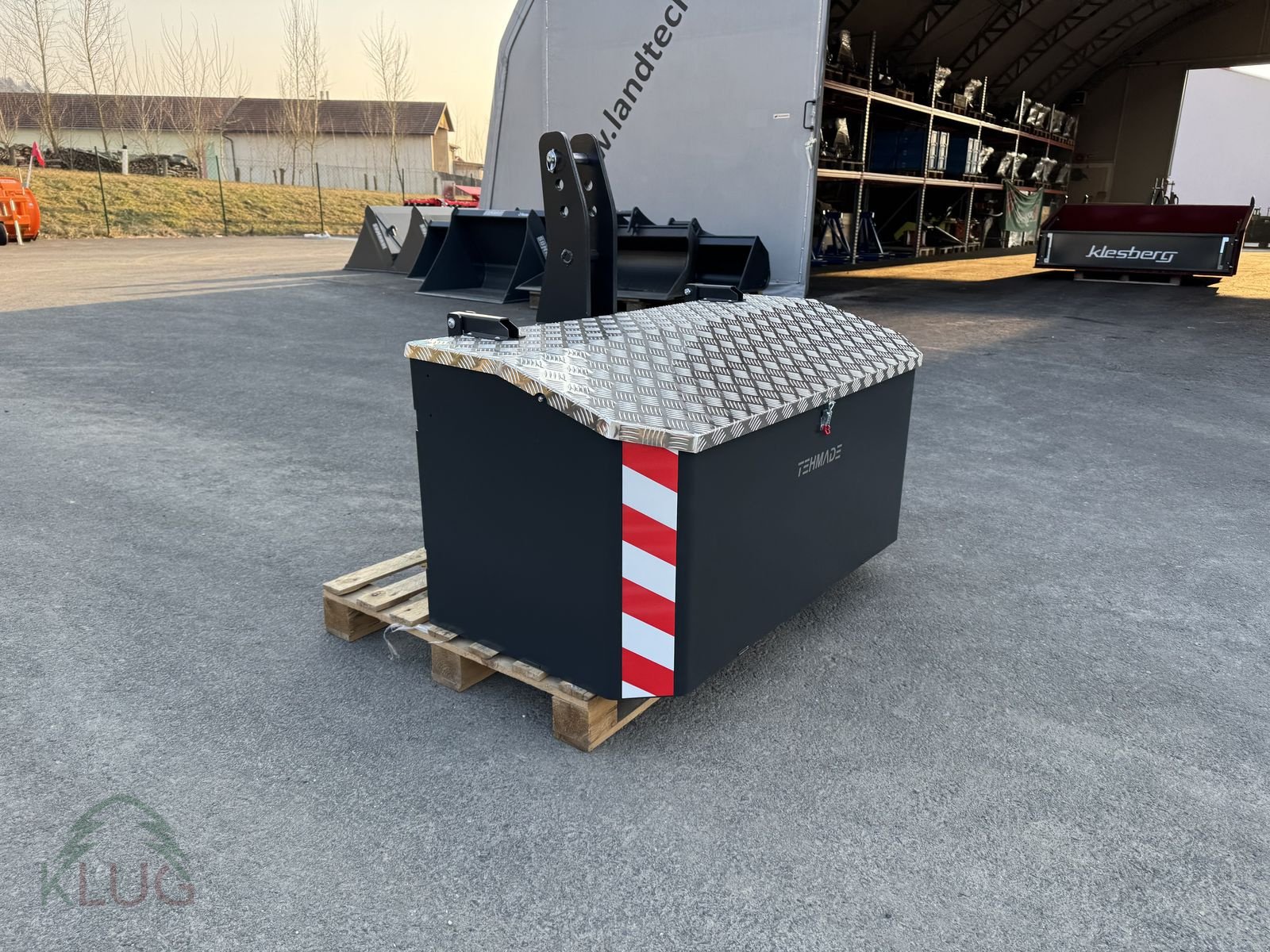 Frontgewicht des Typs Sonstige Transportbox mit integriertem Ballast, Neumaschine in Pirching am Traubenberg (Bild 26)