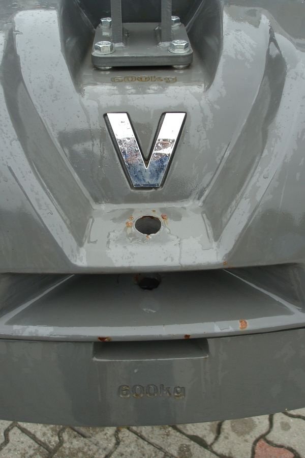 Frontgewicht des Typs Sonstige Valtra 1200 kg Frontgewicht, Neumaschine in Judenburg (Bild 4)