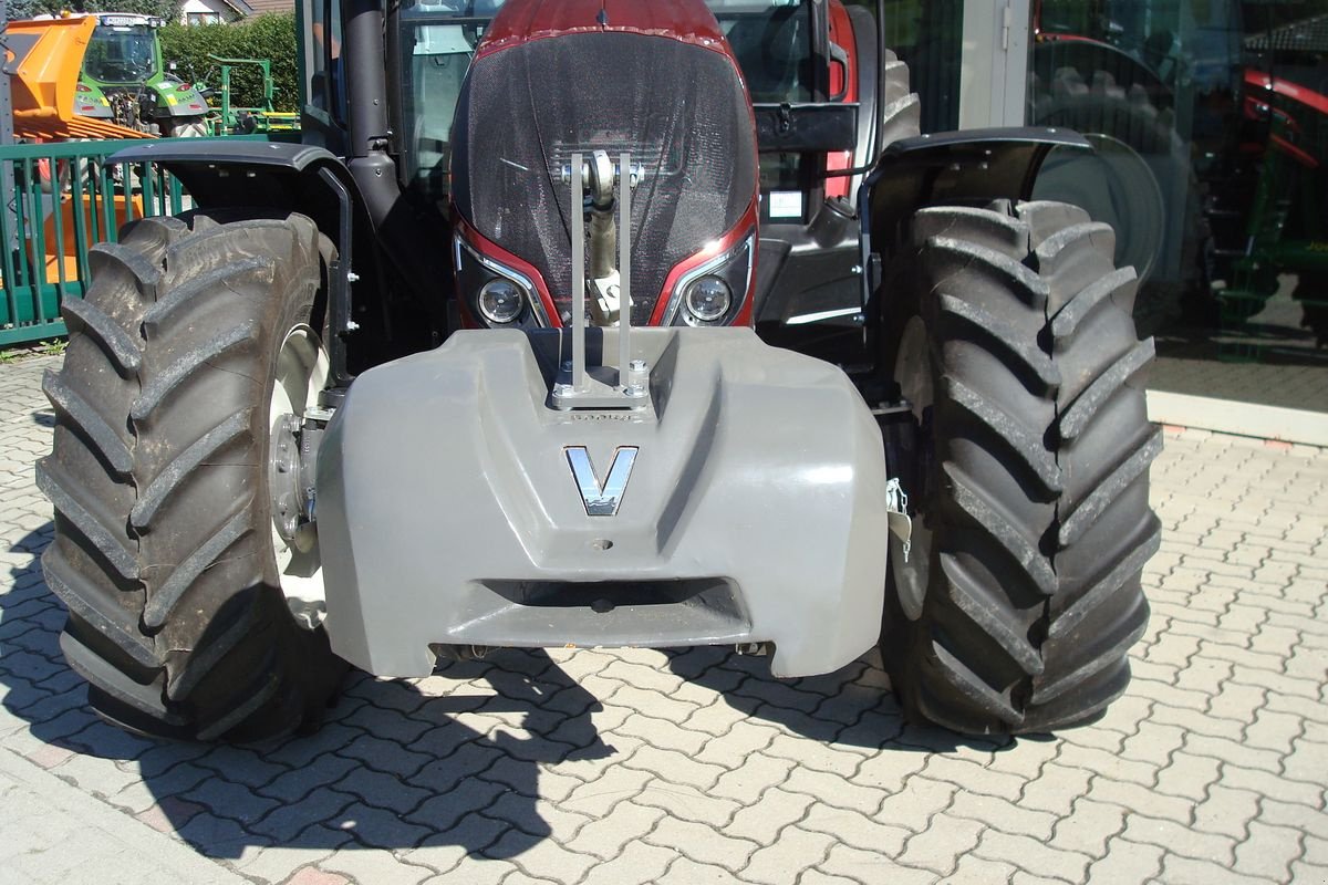 Frontgewicht des Typs Sonstige Valtra 600 kg Frontgewicht, Neumaschine in Judenburg (Bild 3)