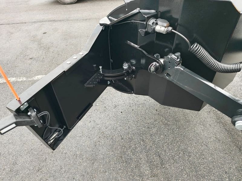 Frontgewicht van het type Stekro 1000 kg Frontgewicht mit Werkzeugkiste, Neumaschine in St. Marienkirchen (Foto 6)