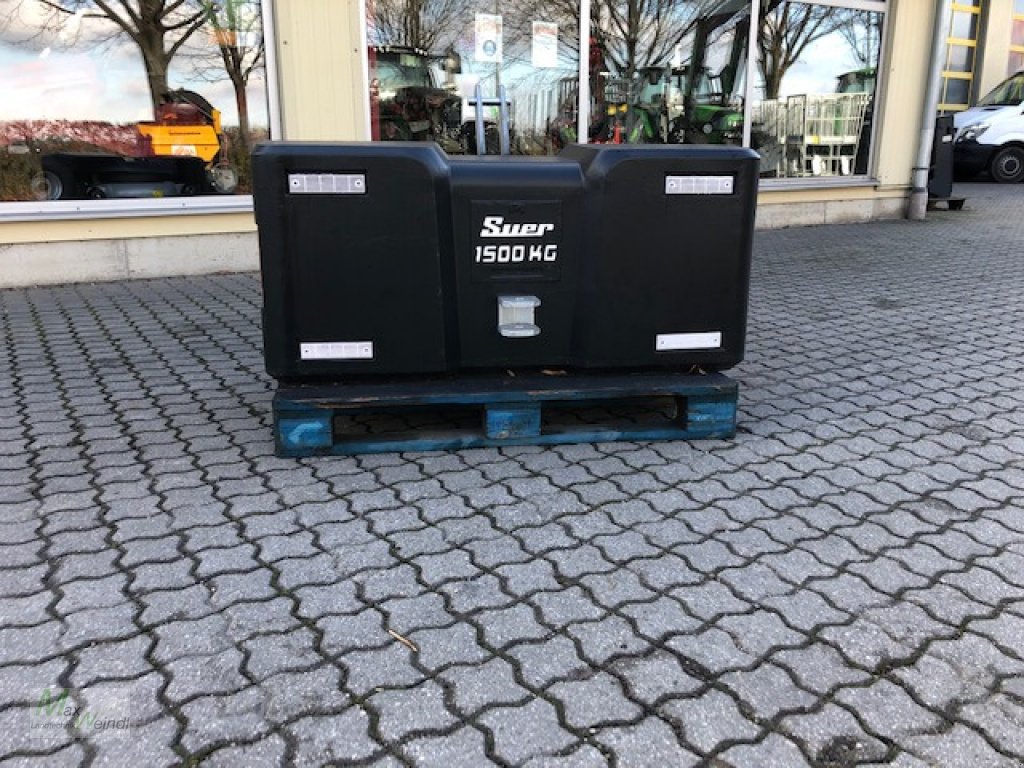 Frontgewicht des Typs Suer 1500 kg, Neumaschine in Markt Schwaben (Bild 1)