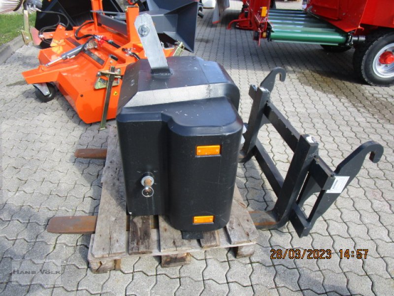 Frontgewicht des Typs Suer 700 kg, Neumaschine in Soyen (Bild 2)