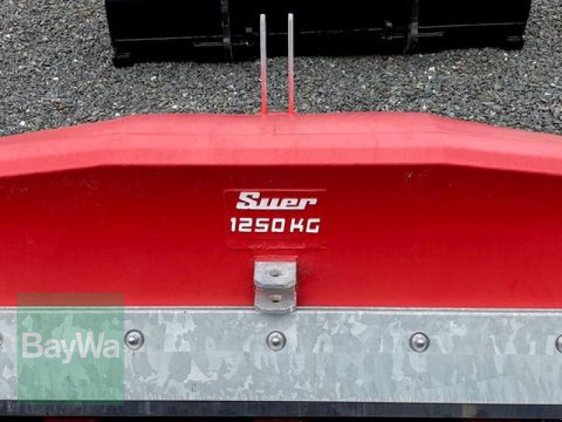 Frontgewicht des Typs Suer SBS 1250 STAHLBETONGEWICHT, Neumaschine in Auerbach (Bild 1)