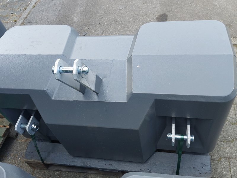 Frontgewicht des Typs Suer Stahlbetongewicht 400 kg, Neumaschine in Wangen (Bild 2)