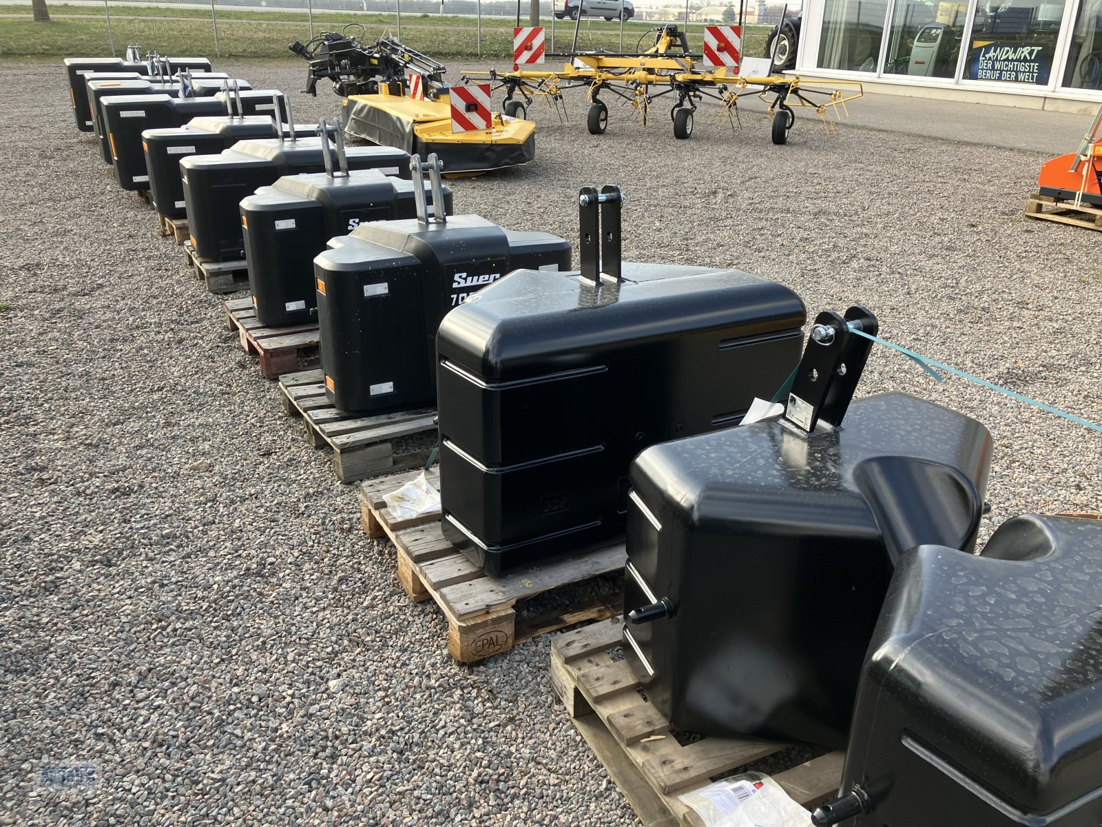 Frontgewicht des Typs Suer Stahlbetongewichte von Suer & Pateer, Neumaschine in Salching bei Straubing (Bild 2)