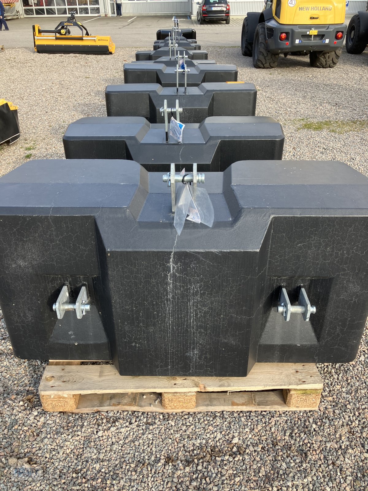 Frontgewicht des Typs Suer Stahlbetongewichte von Suer & Pateer, Neumaschine in Salching bei Straubing (Bild 3)