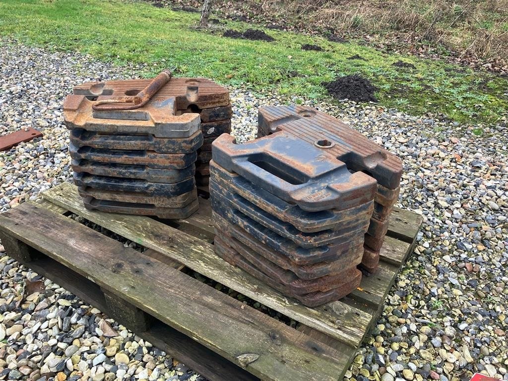 Frontgewicht tip Valtra komplet sæt 14 stk, Gebrauchtmaschine in Thorsø (Poză 1)