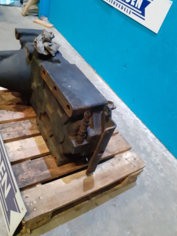 Fronthydraulik & Zapfwelle des Typs Case STX 440, Gebrauchtmaschine in Hemmet (Bild 3)