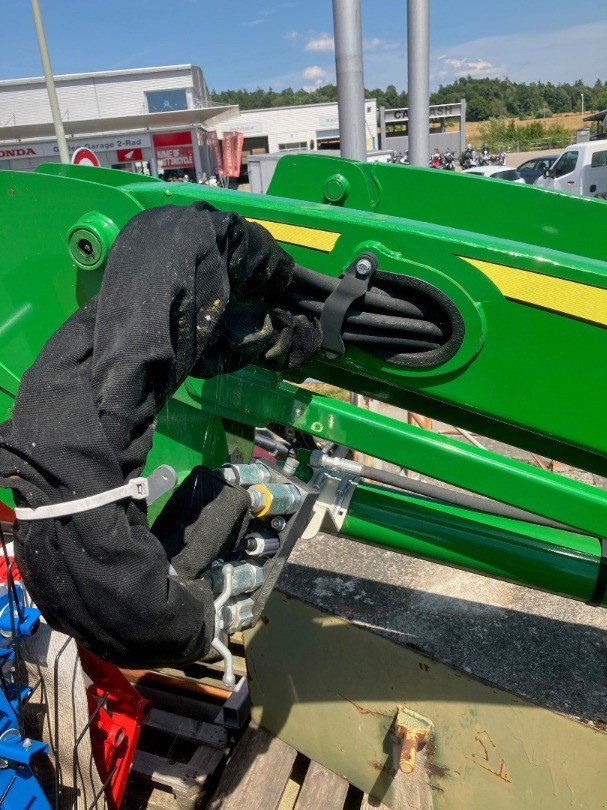 Fronthydraulik & Zapfwelle typu John Deere 543R, Gebrauchtmaschine v Kleinandelfingen (Obrázek 5)